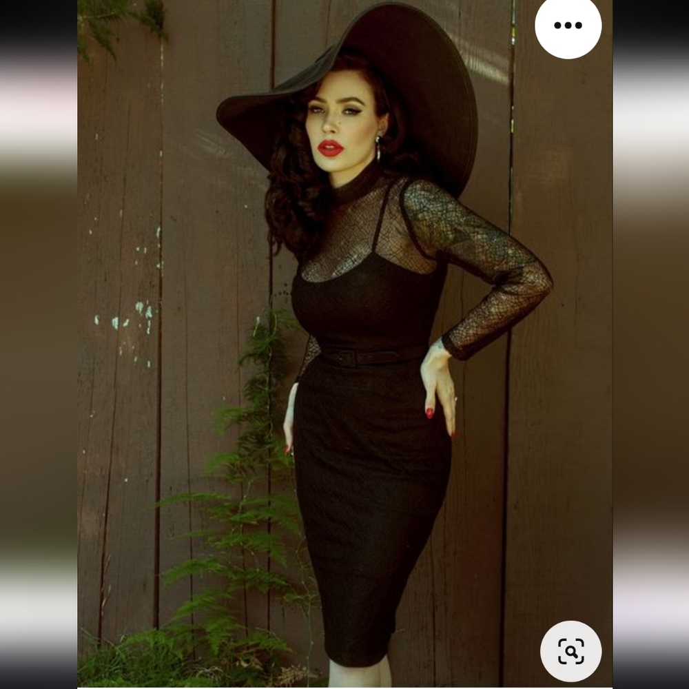 La Femme En Noir Wicked Dress